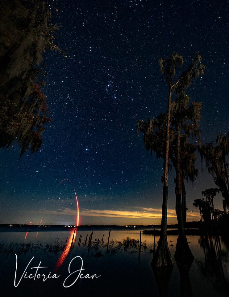 Falcon 9 Starlink 6-33 With Orion Constellation